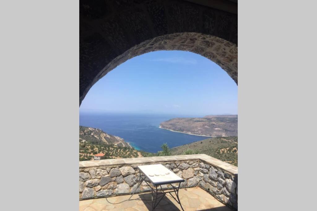 Πύργος Παραδοσιακός Με Μαγευτική Θέα - Villa Traditional Tower With Amazing Sea View อาเรโอโปลิส ภายนอก รูปภาพ