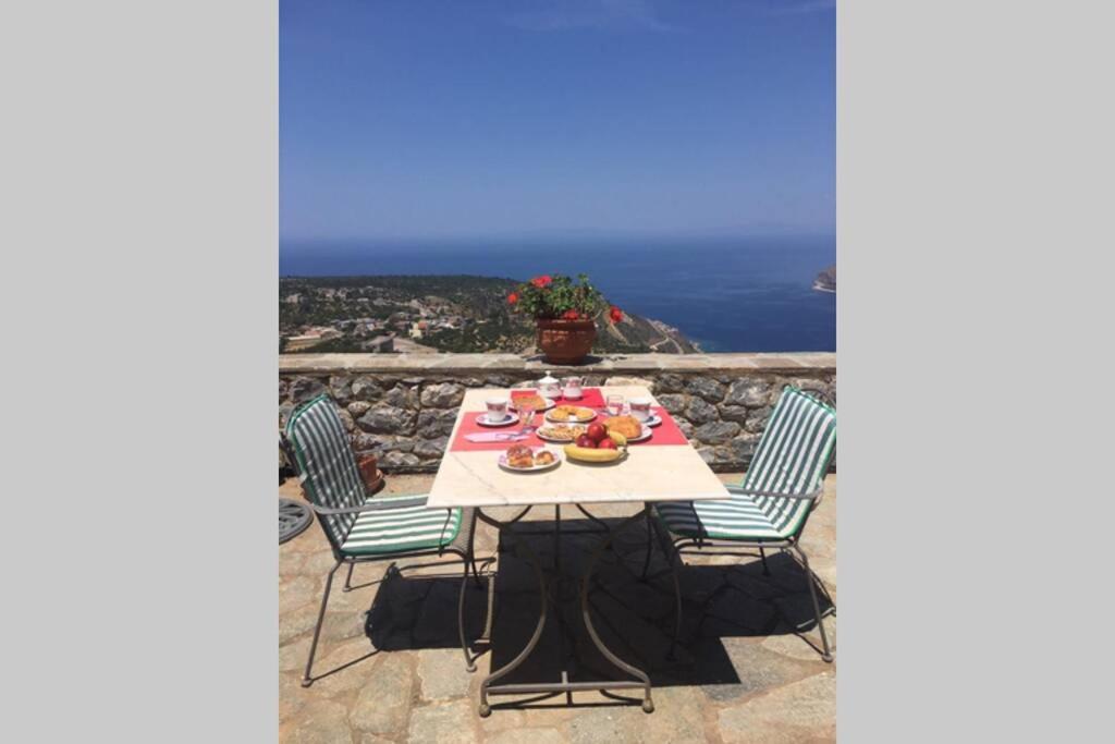 Πύργος Παραδοσιακός Με Μαγευτική Θέα - Villa Traditional Tower With Amazing Sea View อาเรโอโปลิส ภายนอก รูปภาพ