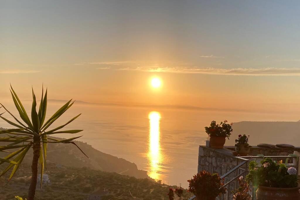Πύργος Παραδοσιακός Με Μαγευτική Θέα - Villa Traditional Tower With Amazing Sea View อาเรโอโปลิส ภายนอก รูปภาพ