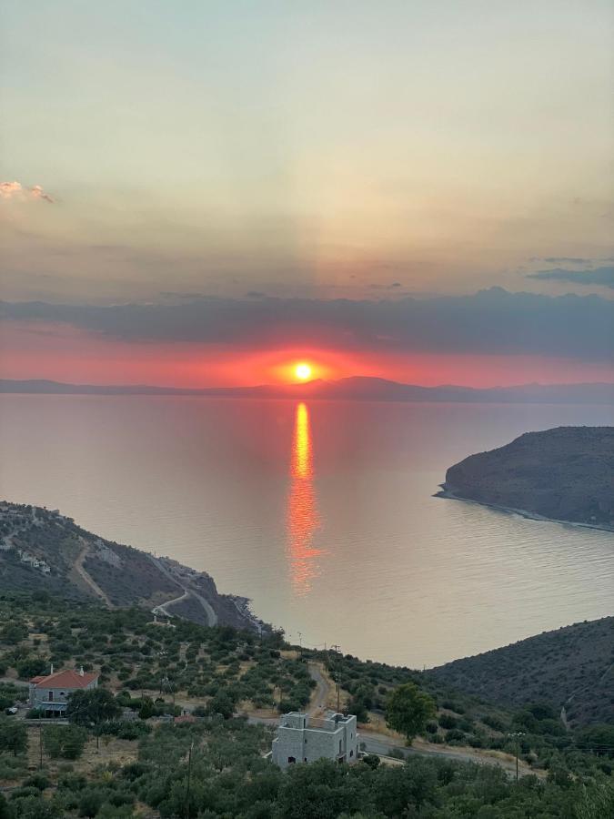 Πύργος Παραδοσιακός Με Μαγευτική Θέα - Villa Traditional Tower With Amazing Sea View อาเรโอโปลิส ภายนอก รูปภาพ